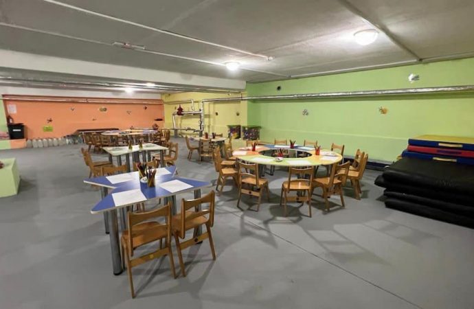 В Одесі придбають нові меблі для укриттів у навчальних закладах: куди і скільки
