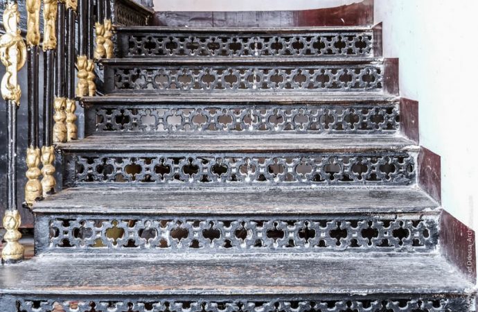 Чавунні сходи Будинок вчених