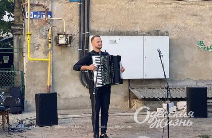 День двора. Сущенко