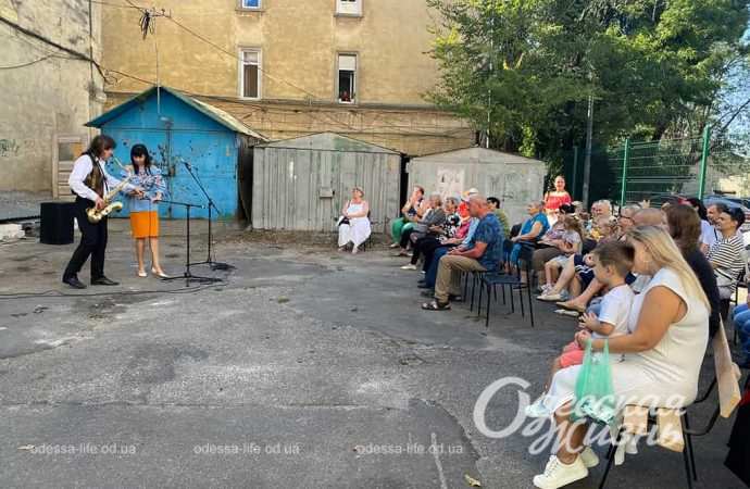 День двора. Сущенко