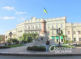 Реконструкция Екатерининской площади отложена: подробности