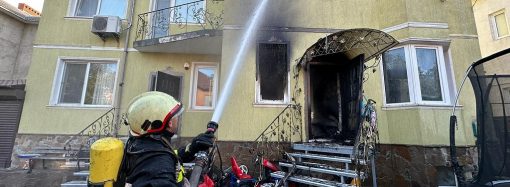 В Одесі горів будинок багатодітної родини – постраждали діти (фото)