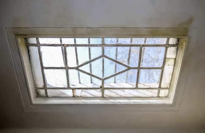 Свтловий фонарь Будинок вчених