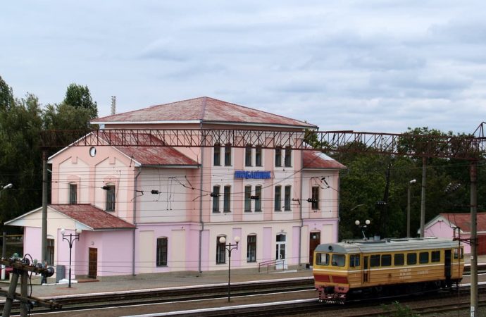 Залізнична станція Любашівка