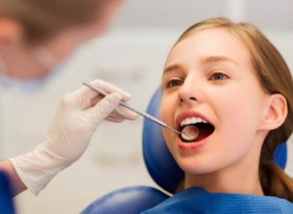 Чому підлітка таки потрібно лікувати у дитячого стоматолога