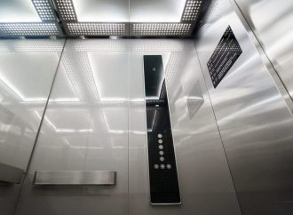 Як дизайн ліфтових кабін впливає на брендування та маркетинг у комерційних будівлях