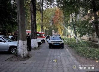 Ревнивый одессит пырнул ножом в живот сожителя бывшей жены