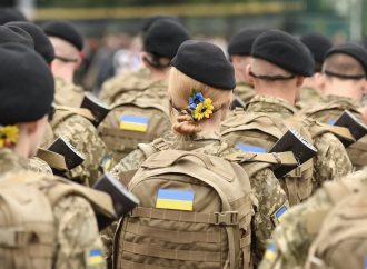 З 1 жовтня українки мають стати на військовий облік: кого це торкнеться