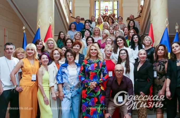 Женщины будут руководить Одессой (фоторепортаж)