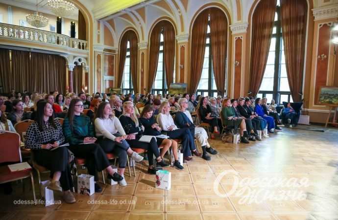 Актова зала Палацу Union була завжди заповнена