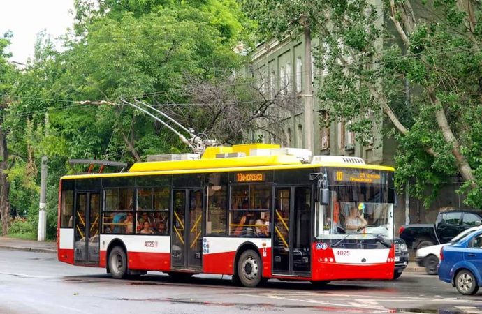 Популярний одеський тролейбус повернувся на маршрут