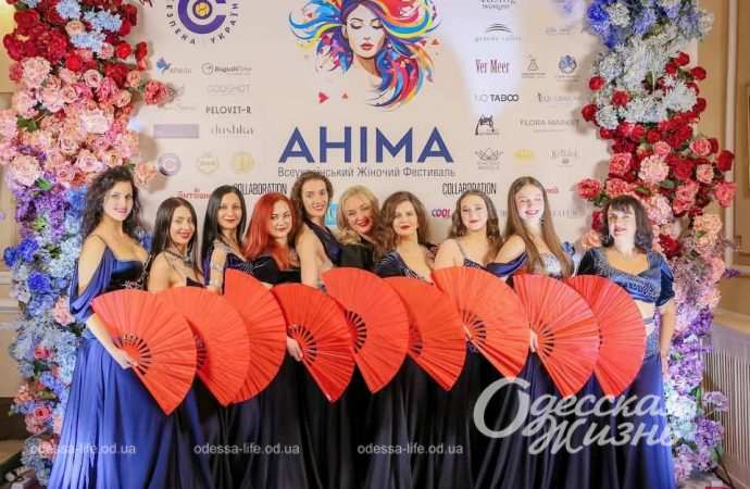 Більше п'яти тисяч знімків зроблено на тлі бренду «Аніми» і один із них зобразив одеську танцювальну групу під керівництвом Іраїди Третьяк