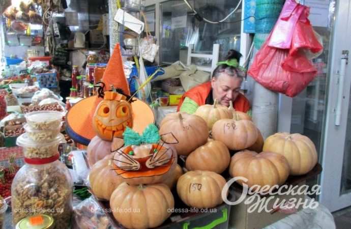 «Какая хорошенькая нечисть!»: одесские улицы в хэллоуинском наряде (фоторепортаж)