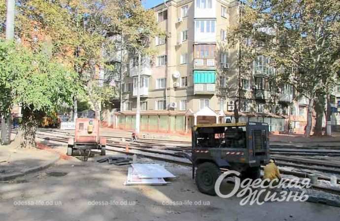 Дорожные работы в квартале от Привоза