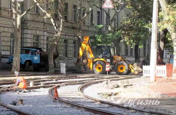 У Привоза продолжается ремонт