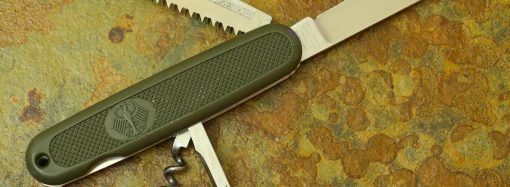 Зачем в швейцарском ноже Victorinox нужен штопор и как он там появился