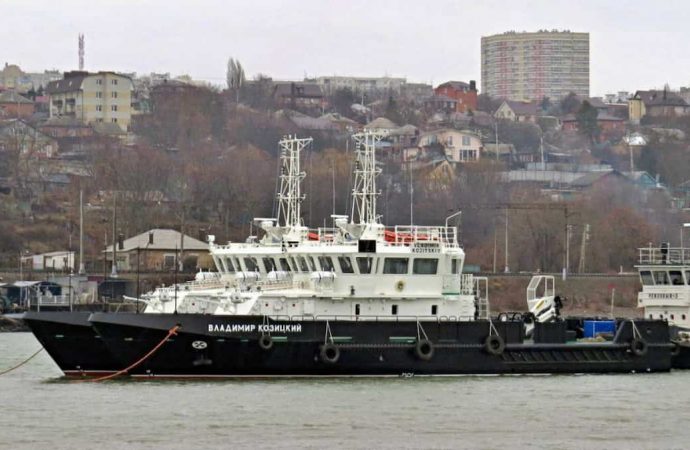 Біля Севастополя підірвався російський корабель, який шукав міни