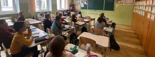 Одесщина вторая в рейтинге по количеству школ, где ученики получают образование за партами