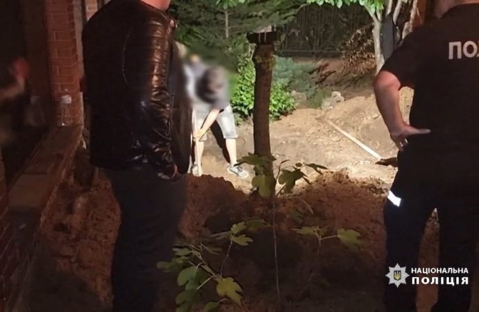 Закопав онука у дворі і сказав, що той служить у ЗСУ: нові подробиці жахливого вбивства під Одесою (відео)