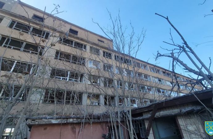 судноремонтний завод після обстрілу