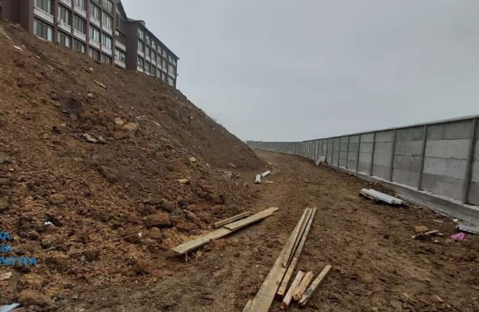 В Черноморске хотели построить спорткомплекс в зоне оползня