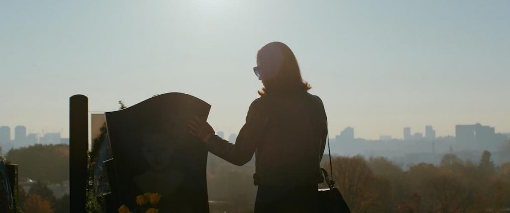 Вікторія Городецькая в фільмі "Я працюю на цвинтарі"