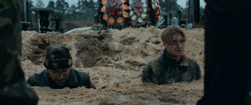 Кадр з фільму "Я працюю на цвинтарі"