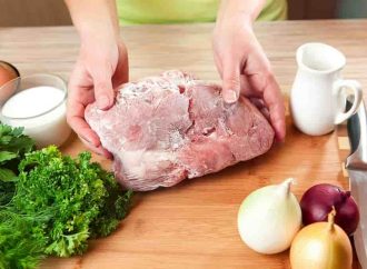 Як розморозити м’ясо швидко і правильно – цих хитрощів ви точно не знали