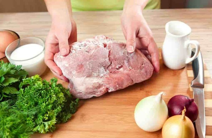 Як розморозити м’ясо швидко і правильно – цих хитрощів ви точно не знали