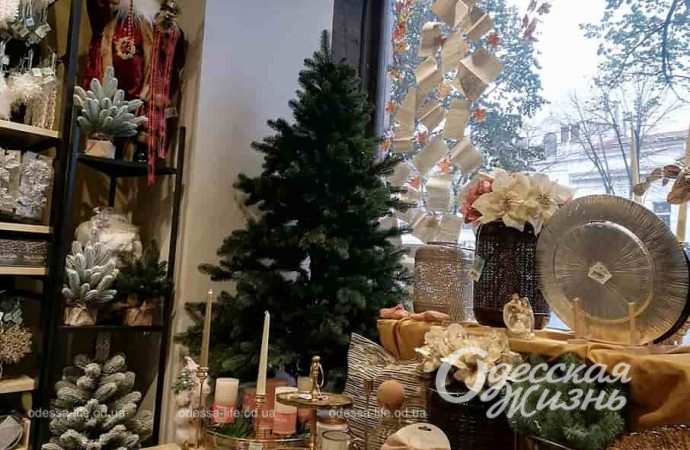 Новогоднее настроение в одесских магазинах-8