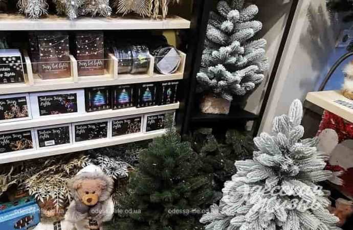 Новогоднее настроение в одесских магазинах-13