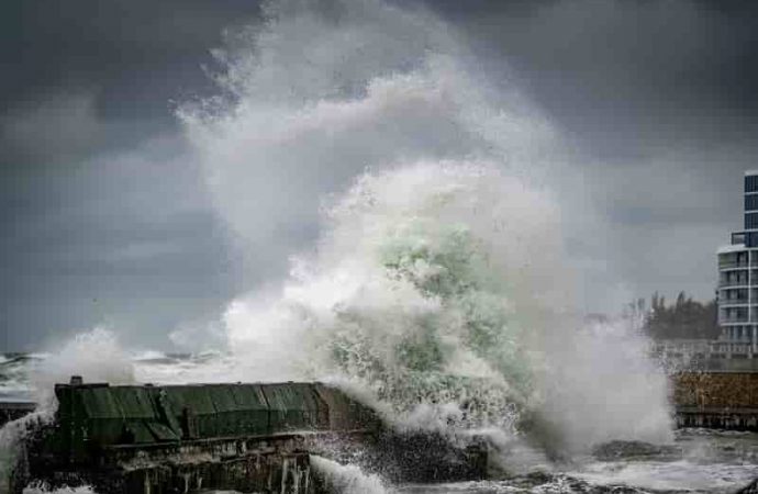 Шторм на Черном море