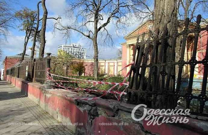 Рани Одеси: Софіївська та Худмузей через два тижні після «прильоту» (фоторепортаж)