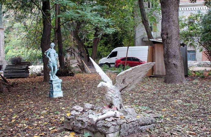 Замок монстров. Котова