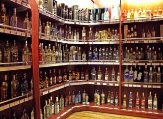 В Україні може подорожчати алкоголь: на скільки та які причини