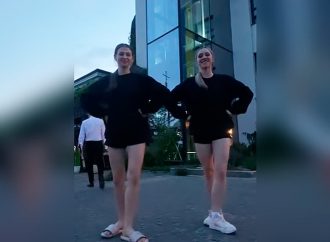 Одеситки запустили челендж, який підкорює світ (відео)