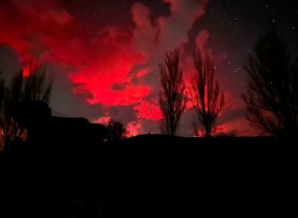 Кроваво-красное небо над Одесщиной: бояться или восхищаться?