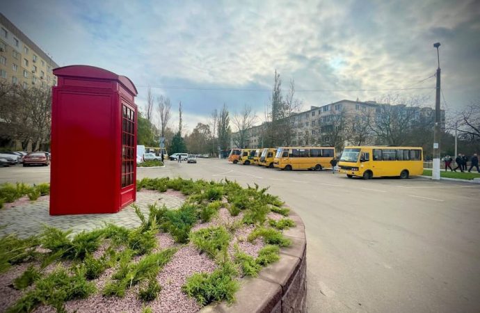 Новая конечная остановка для одесских автобусов-великанов: как выглядит (фоторепортаж)