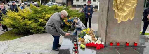 День памяти жертв Голодомора: в Одессе прошла торжественная церемония (фото)