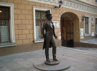 Снести памятник и переименовать улицу: судьбу Пушкина будут решать одесситы