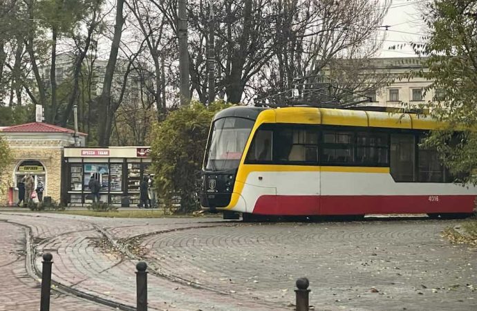 В Одессе ряд автобусных и трамвайных маршрутов изменят схему движения