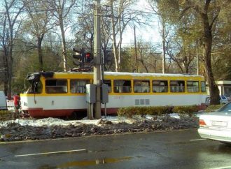 В Одессе загорелся трамвай: подробности (видео)