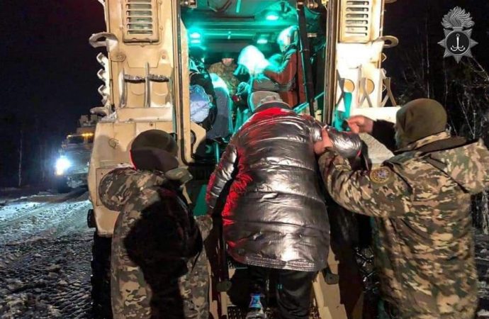 рятувальники на дорогах