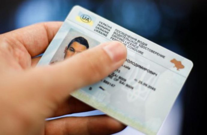 Права, екзамени, реєстрація: в Україні різко подорожчають послуги для водіїв