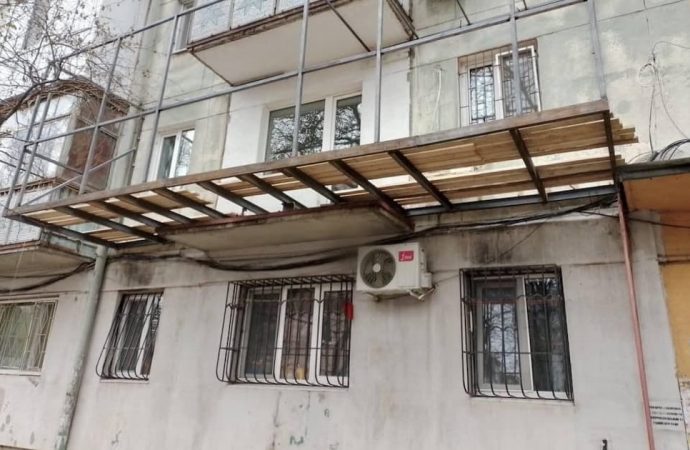 Одессит пытался расширить балкон на всю квартиру: что из этого вышло