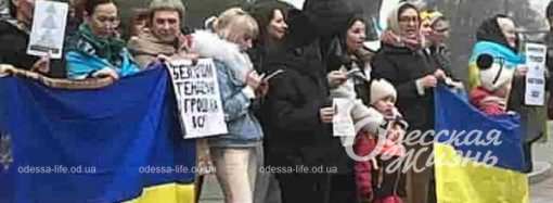 «Нi безглуздим тендерам»: одесситы снова собирались на Думской (фото, видео)