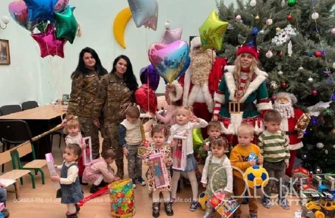 В Одессе волонтеры из Херсона устроили новогоднее чудо особенным детям (фоторепортаж)