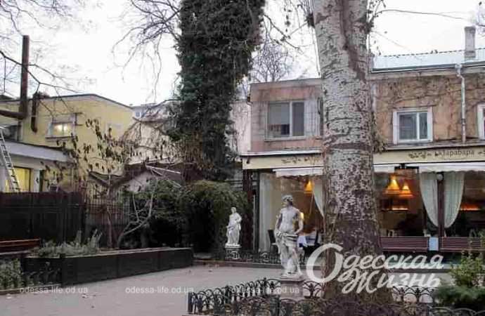 Одесский Горсад в декабре, ресторан