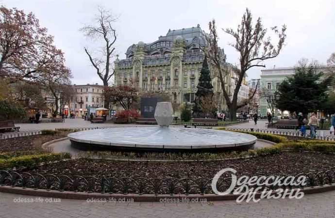 Одесский Горсад в декабре, фонтан