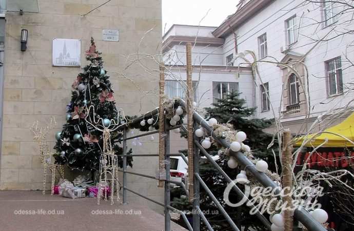 Рождественская ярмарка в одесской Кирхе, елка